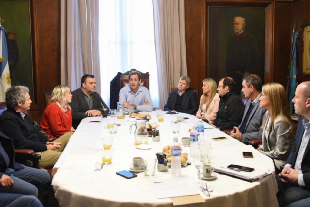 En medio de la emergencia social, Garro abre el juego y busca sumar a legisladores