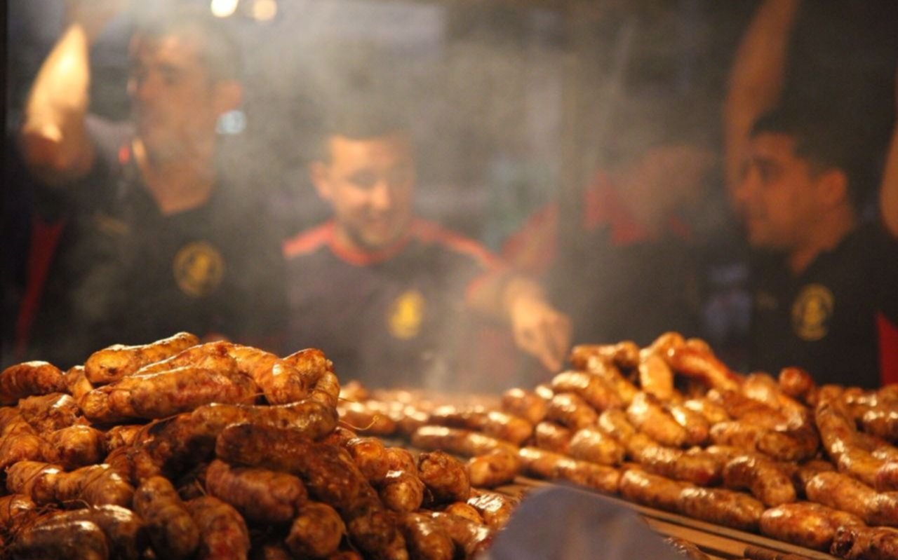 Bernal siguió sus festejos con los tradicionales fogones