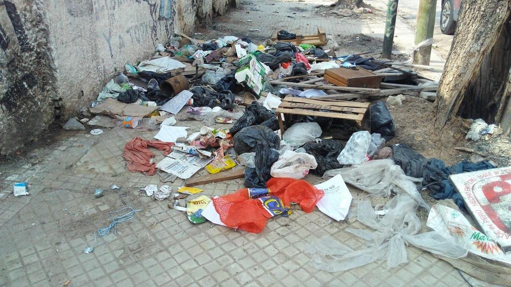 Basural y riesgo en la zona de 4 entre 44 y 45