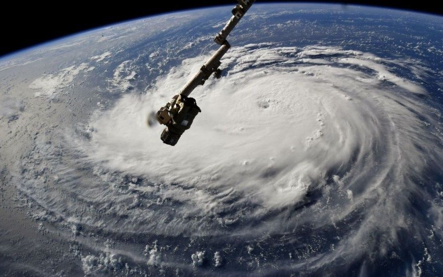 El huracán Florence, de categoría 4, se aproxima al sureste de Estados Unidos 