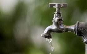 Aysa anunció baja presión o falta de agua en Quilmes