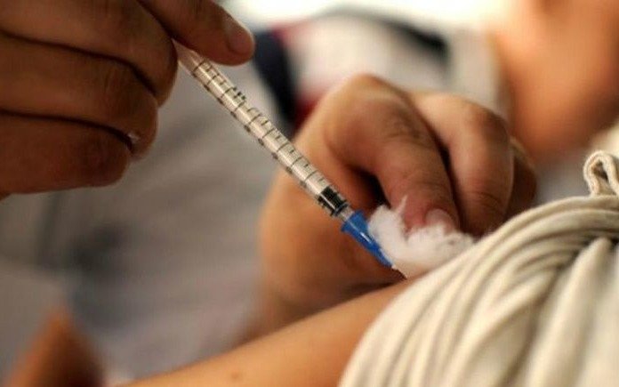 Vecinos denunciaron escasez de vacunas contra la varicela y la meningitis