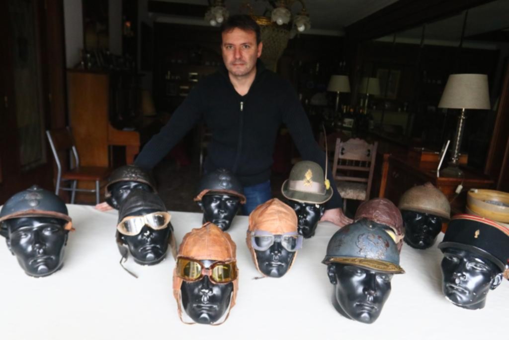 El coleccionista que revela secretos de la guerra ocultos en cascos históricos