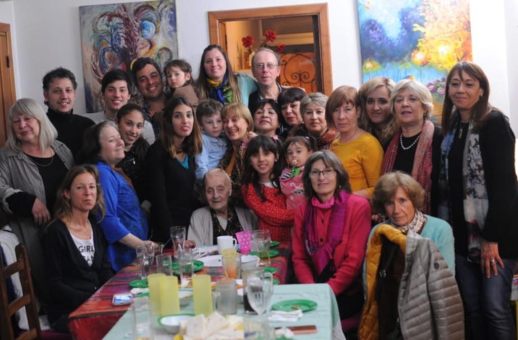 Dina cantó los 100