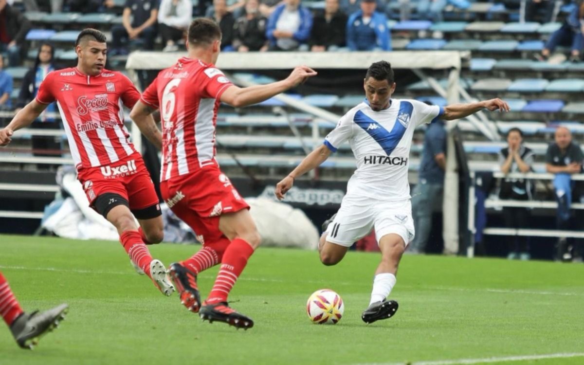Vélez venció a San Martín (T) en un partido clave por los promedios