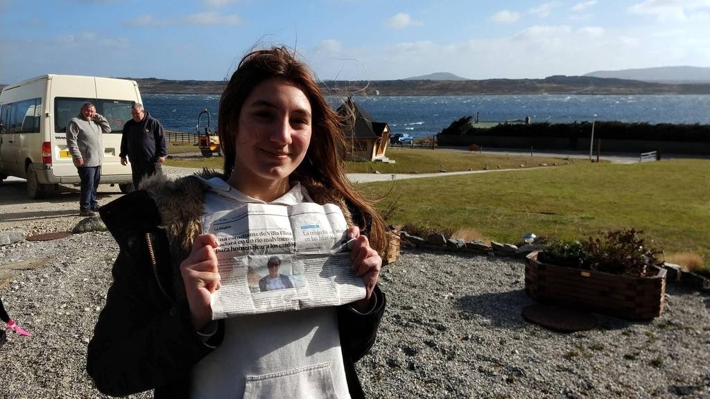 Alumna platense nadó en un río de Malvinas en homenaje a los caídos