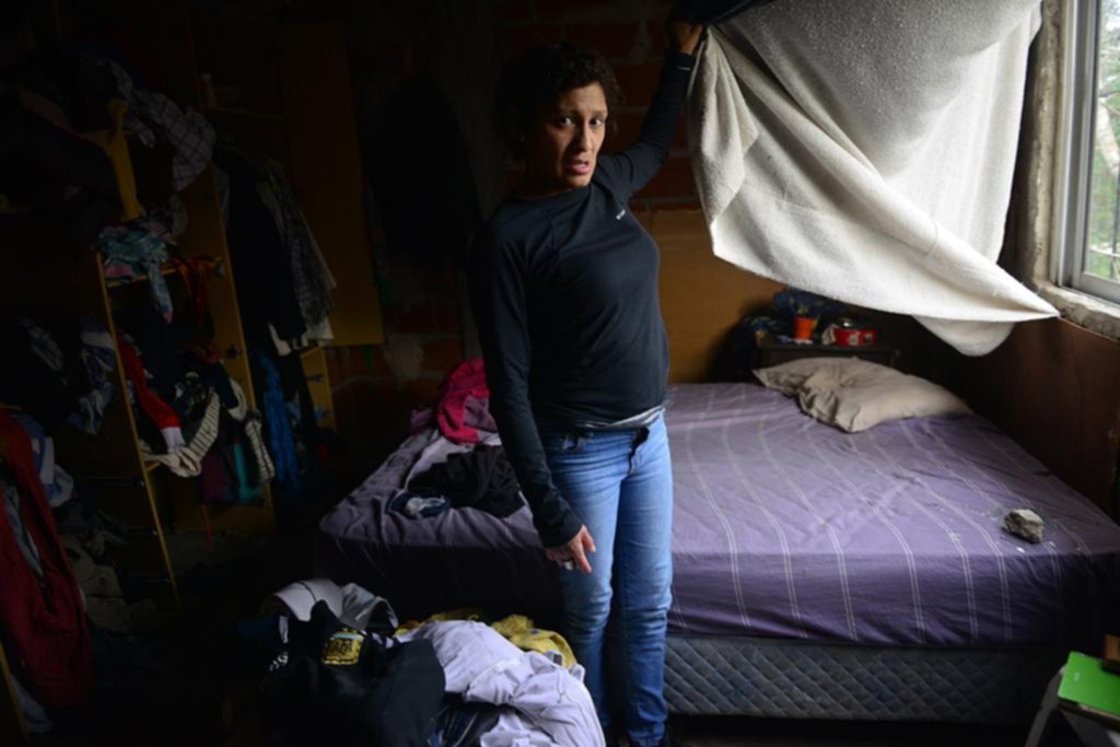 Los denunciaron por robar y, enojados, volvieron para apedrear y balear la casa