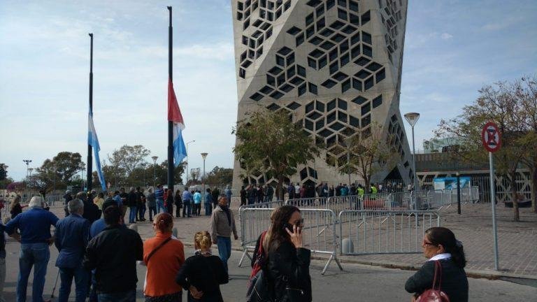 Una multitud fue a darle el último adiós al peronista De la Sota en Córdoba