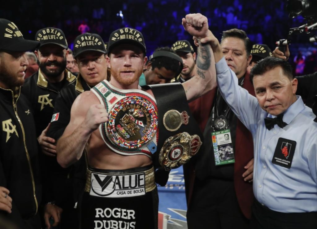Canelo se quedó con el título, pero el fallo generó polémica