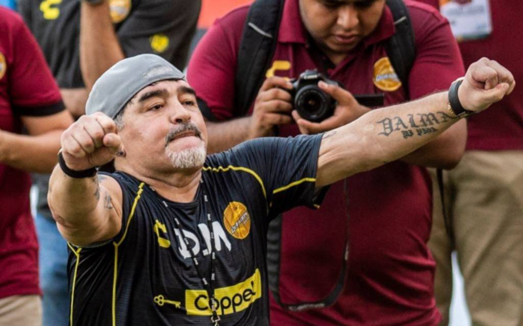 Misterio:Diego en su debut prometió un "premio especial" a sus jugadores