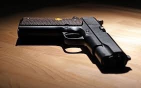 Con una pistola descargada, dos ladrones pusieron en vilo a Barrio Hipódromo