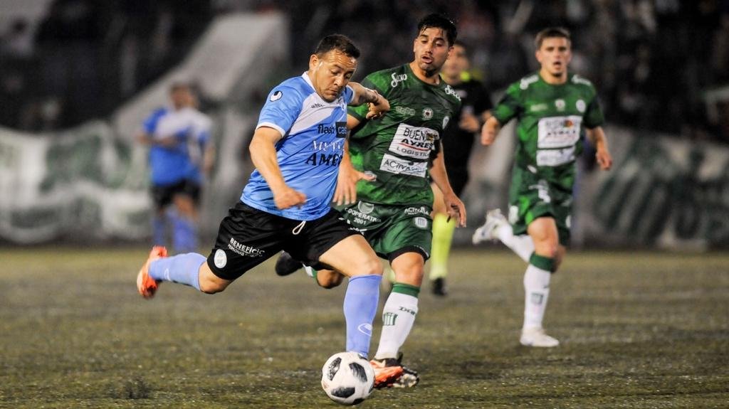 San Carlos sacó adelante un partido “chivo” y se trajo del Bajo Belgrano un punto de oro