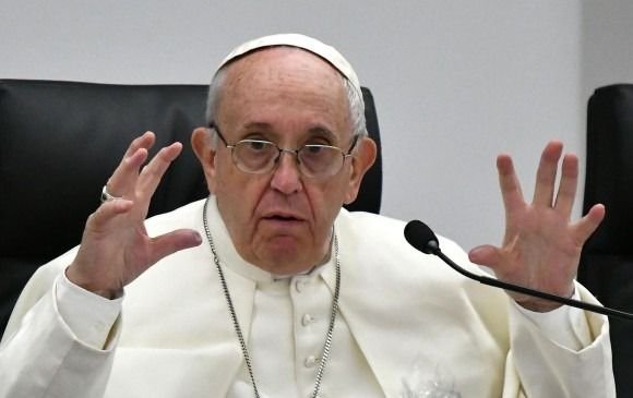 El Papa aceptó la renuncia a obispos chilenos acusados de abusos a niños
