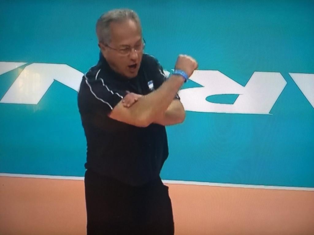 Julio Velasco se lo dedicó a todo el estadio y al DT polaco