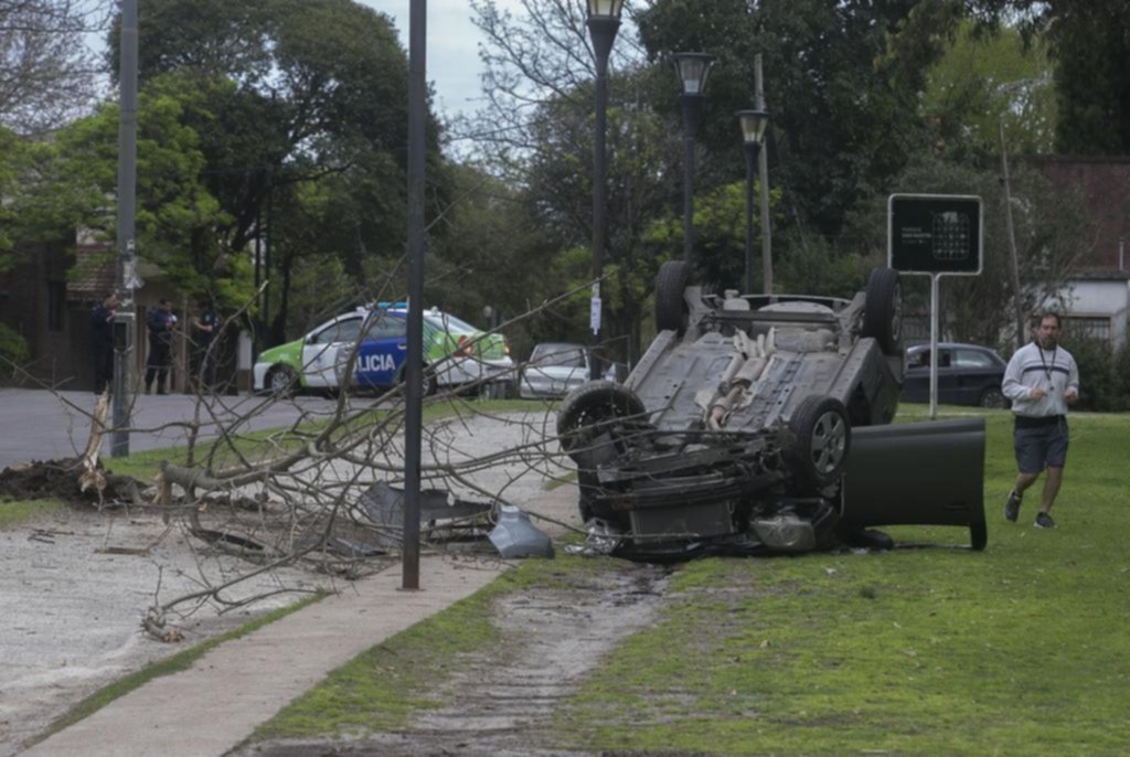 Heridos y vehículos destrozados en otra jornada cargada de fuertes accidentes en la Ciudad