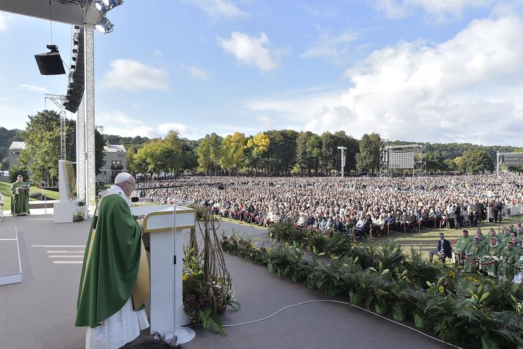 En Lituania, el Papa recordó el horror de la invasión nazi