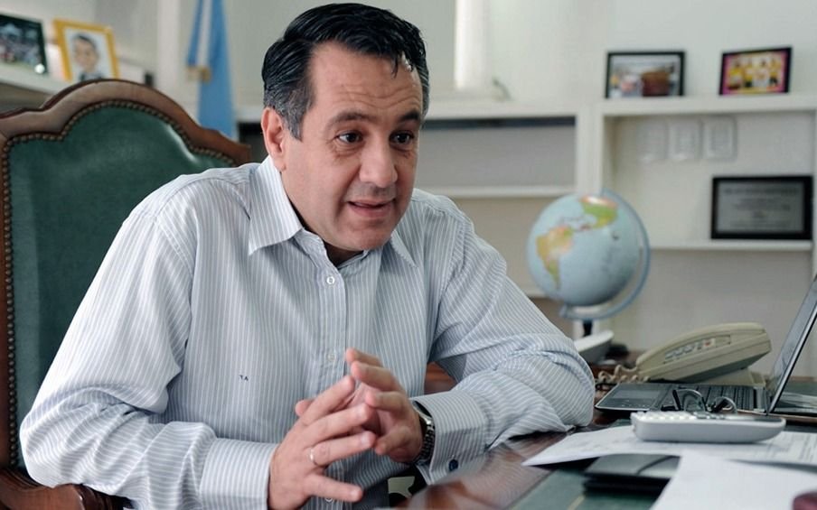 Tras sufrir un fuerte dolor en el pecho dan de alta al ministro Finocchiaro