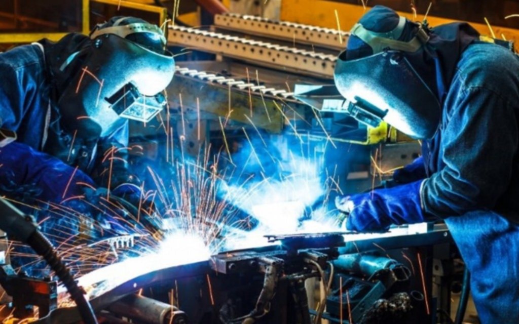 La actividad económica en el país tuvo una caída del 2,7% internual