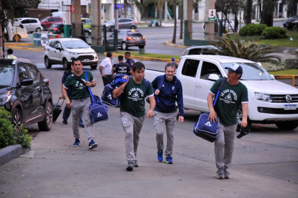 Troglio confirmó el equipo y, por la tarde, la delegación albiazul se instaló en Córdoba