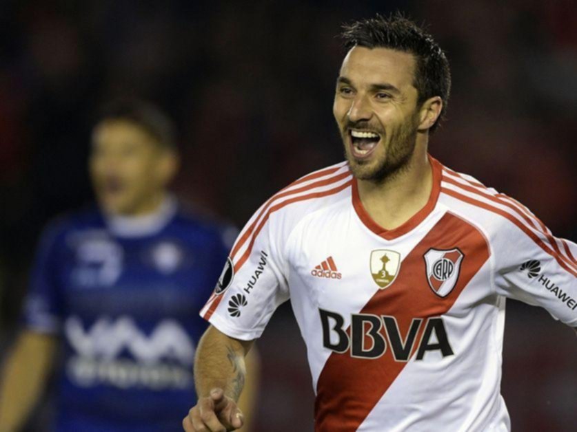 River, con varios suplentes, visita a un Lanús con urgencias