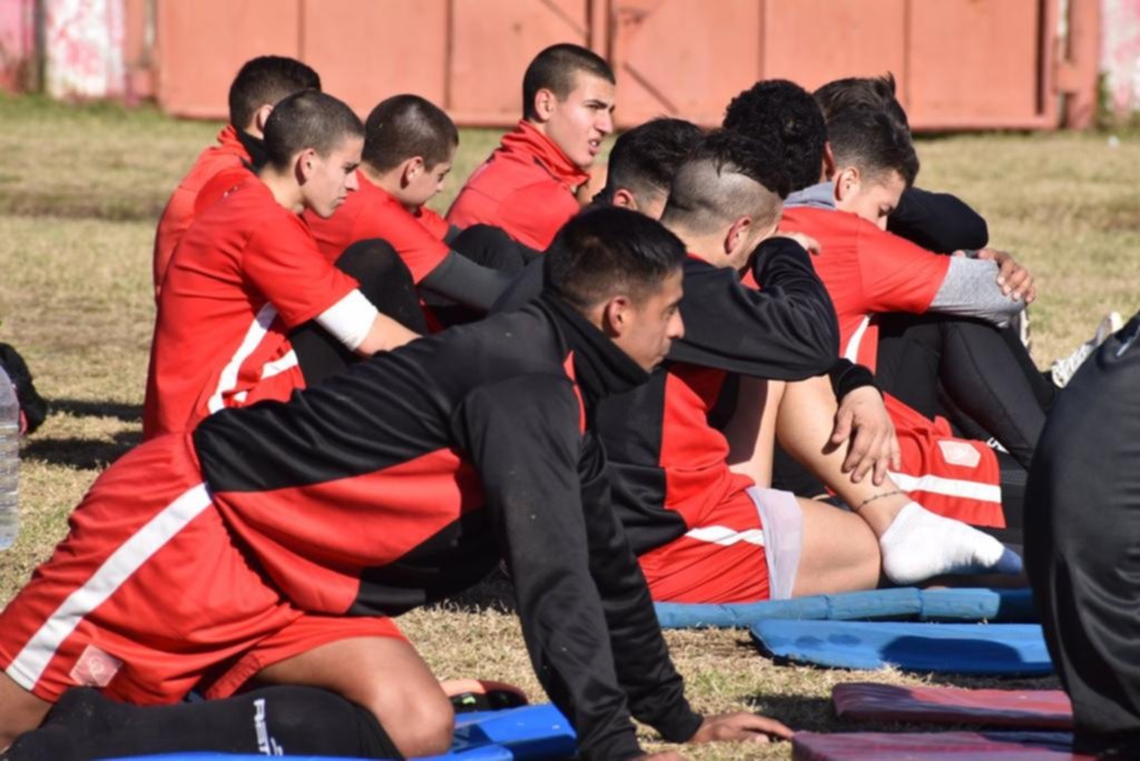 Cambaceres hizo fútbol, pero el técnico no despejó las dudas