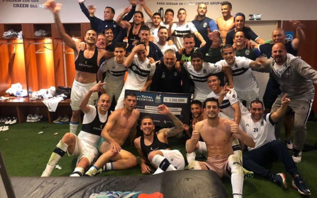 Videos.- Mirá el gol de Hurtado y los festejos de los jugadores del Lobo dentro del vestuario