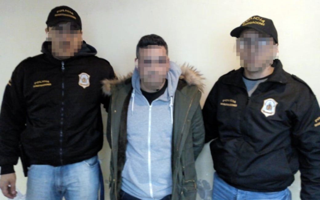 Detienen a un hombre acusado de violar durante 3 años a dos chicas de 10 y 14 años