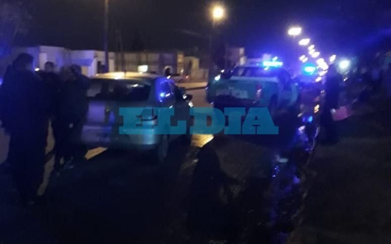 En un confuso episodio falleció un adolescente y una policía debió ser atendida de urgencia