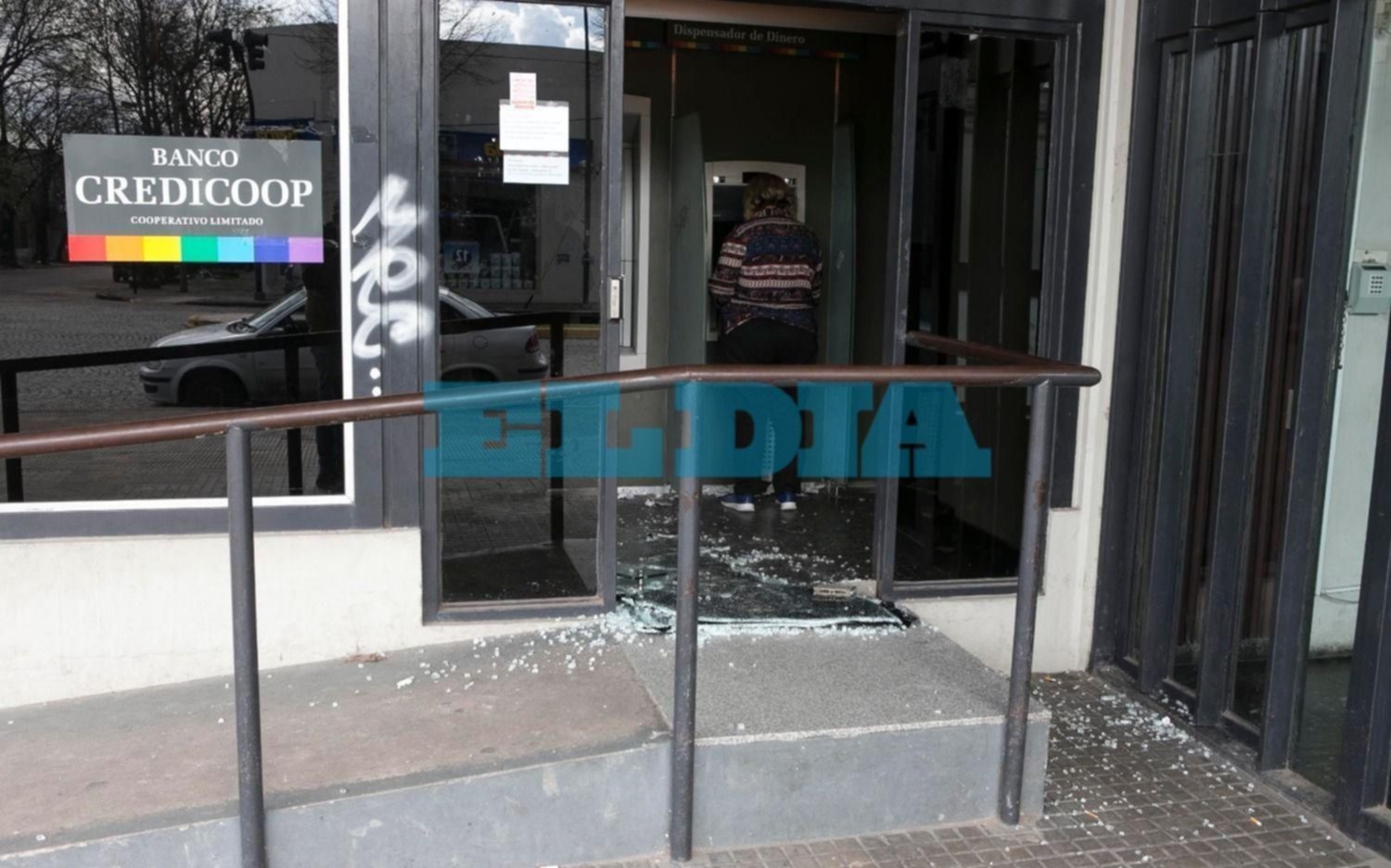 El cajero de 7 y 71 fue blanco del vandalismo 