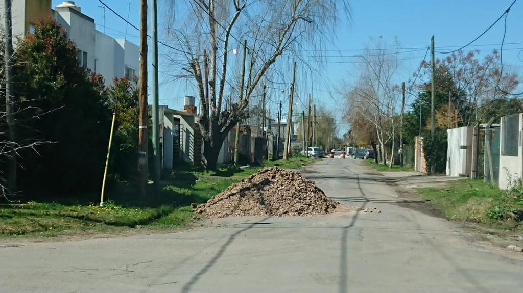 Un peligroso montículo de tierra en 7 y 495