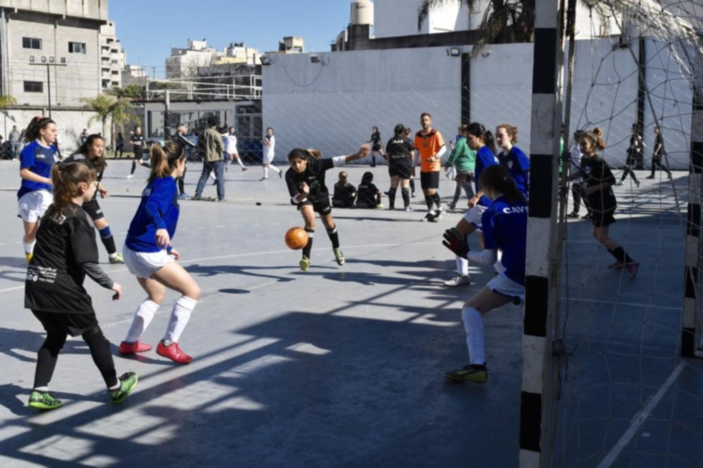 Más de 50 nenas festejaron su día con un torneo de fútbol