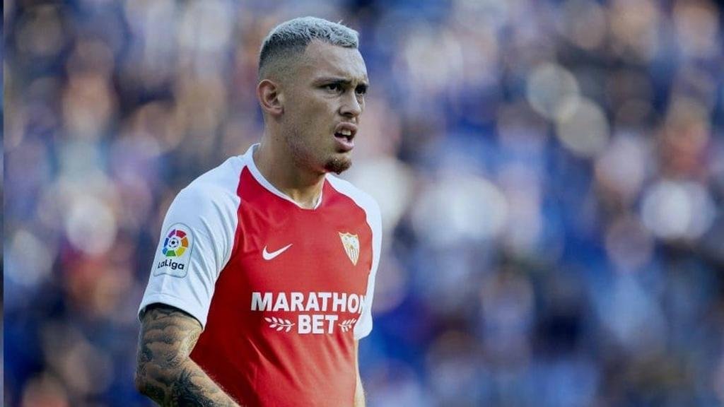 Ocampos se lesionó en Sevilla y es baja de Selección