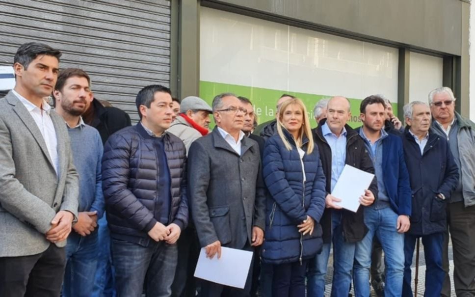 Intendentes del PJ bonaerense piden a Vidal que declare la emergencia alimentaria