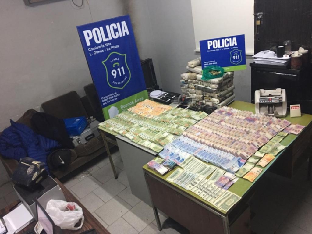 Más de 2 millones de pesos y 20 kilos de hojas de coca en un chalet de Olmos