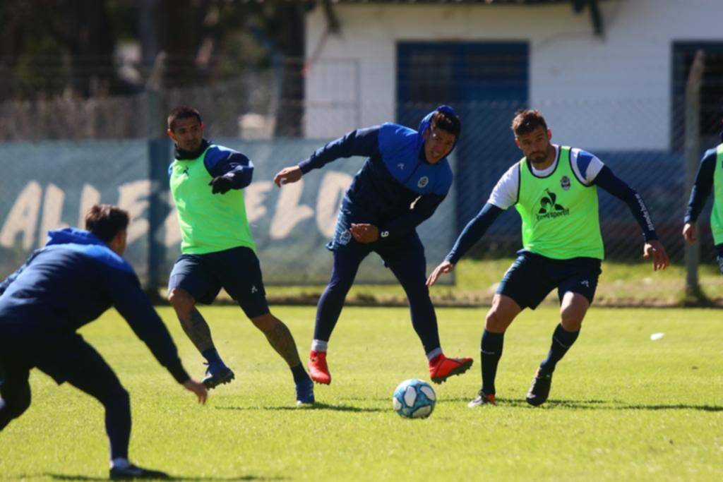 A espera de que se defina la llegada de Diego, el plantel intensifica la tarea en Abasto