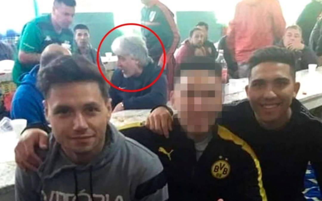 Después del Superclásico, Di Zeo y tres jugadores de Boca visitaron a un barra preso