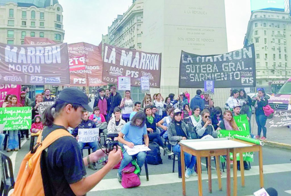 Sin clases en escuelas ni facultades de la Ciudad por un paro nacional docente
