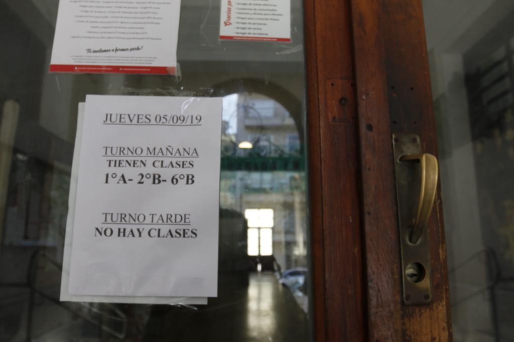 El paro docente se sintió con fuerza en la mayoría de las escuelas platenses