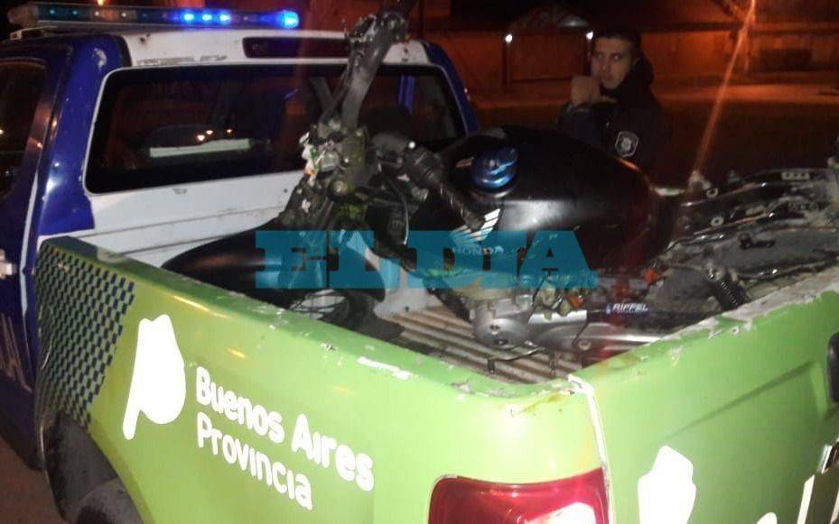 Persecución en Villa Elvira termina con un herido y con el secuestro de una moto