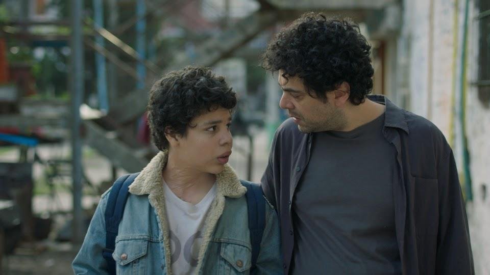 Ajaka contó que filmar la serie de Tevez en Fuerte Apache se puso “picante”