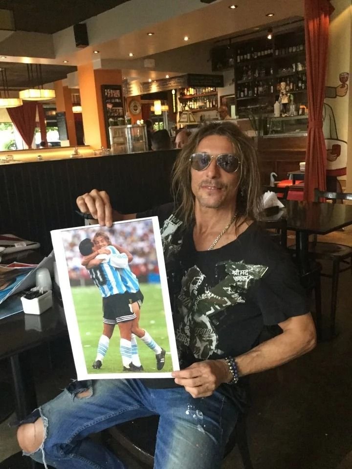 Caniggia se sumó a los saludos a Diego por su arribo al Lobo