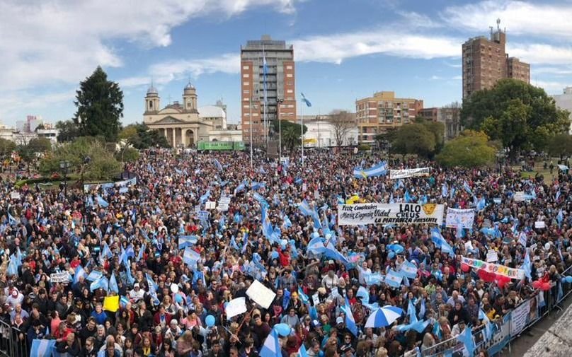 Vidal se reunió con manifestantes en Morón: "Es el mejor regalo de cumpleaños"