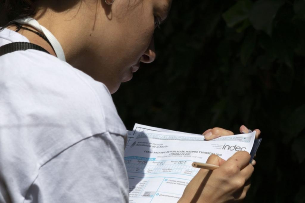 Con la mira puesta en la identidad de género, entrenan para el censo