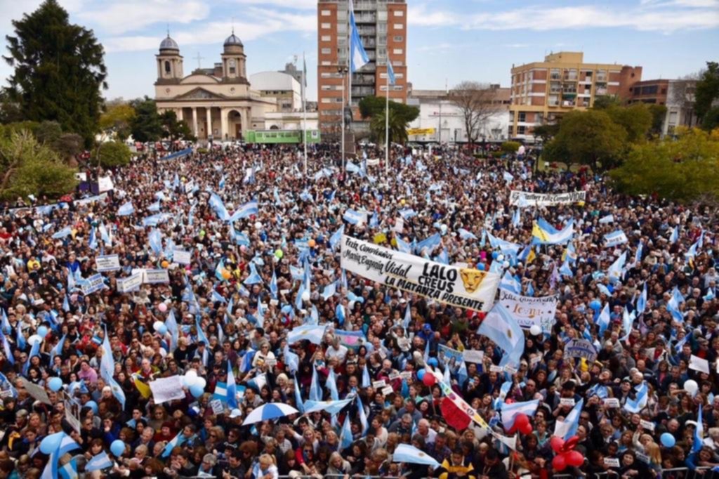 En su cumpleaños, Vidal tuvo su marcha y arrancó la campaña rumbo a octubre