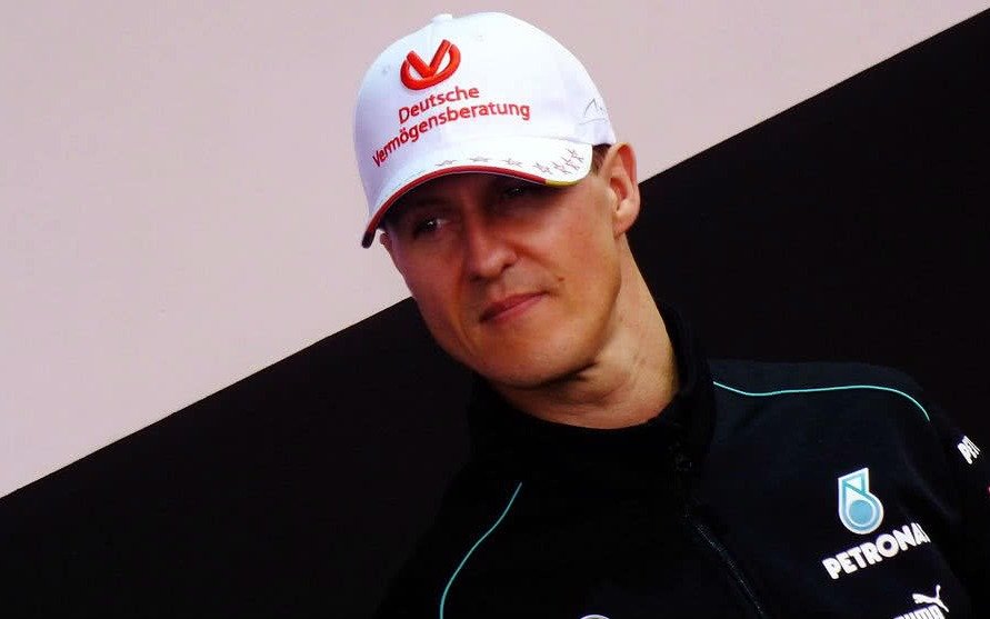 Michael Schumacher fue hospitalizado en París para un "tratamiento en el mayor secreto"