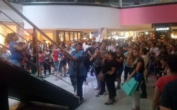 Militantes de Grabois protestaron en shoppings para exigir la Ley de Emergencia Alimentaria
