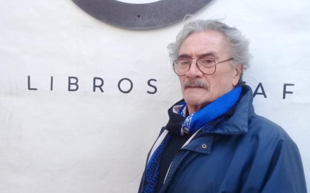 Ricardo Ibarlín cuenta poesía de distintos autores