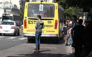 Finalmente no suspenderán los servicios de micro nocturnos