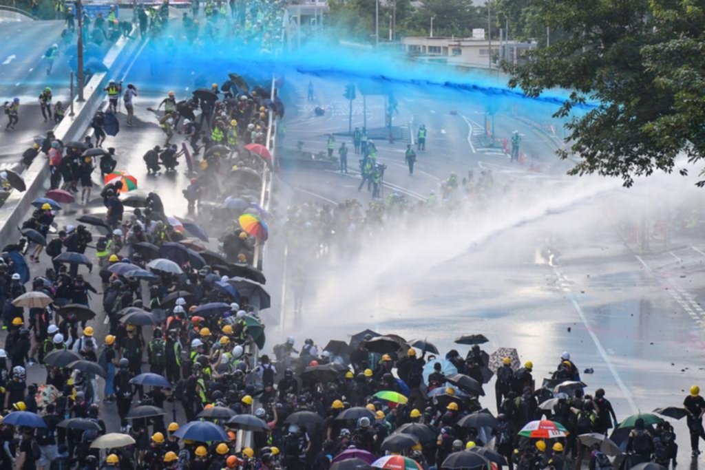 Reprimen otra protesta en Hong Kong