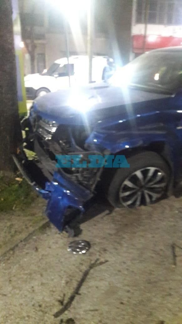 Un agente de la Guardia Urbana fue atropellado en plaza Azcuénaga 